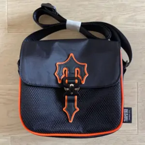 Trapstar Irongate T Orange Lining Cross Body Bag